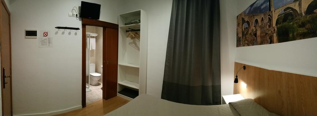 Hostal Restaurante Cornella Курналя-да-Любрагат Екстер'єр фото