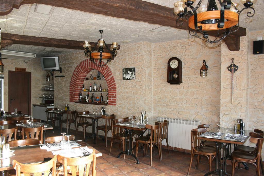 Hostal Restaurante Cornella Курналя-да-Любрагат Екстер'єр фото