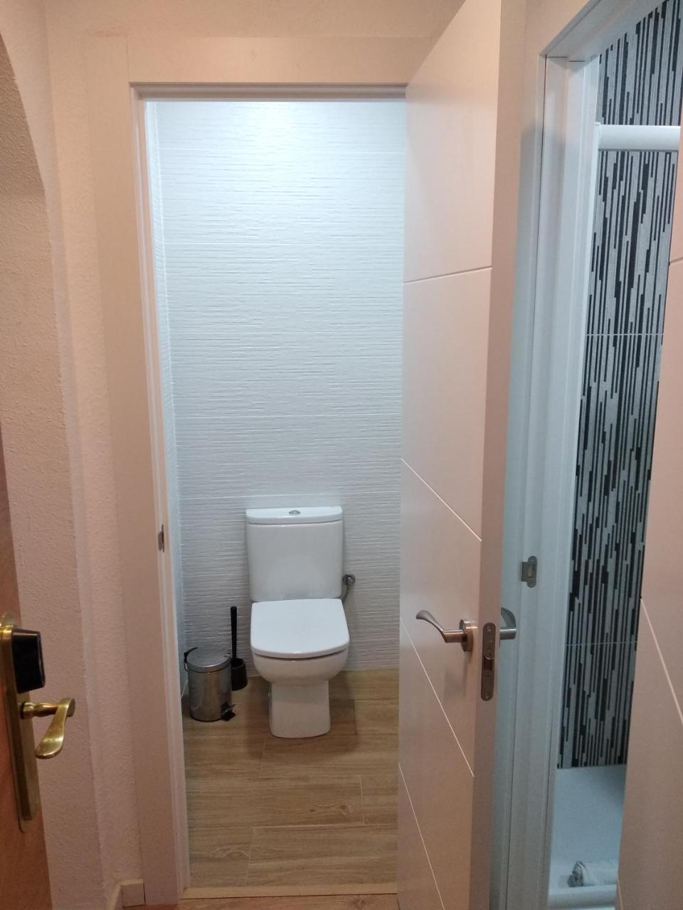 Hostal Restaurante Cornella Курналя-да-Любрагат Екстер'єр фото